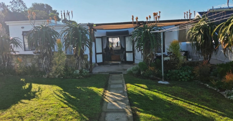 2 Bedroom Property for Sale in Stilbaai Oos Western Cape